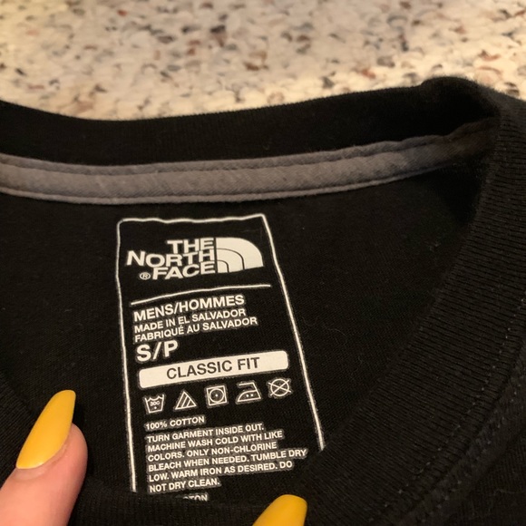 North Face, short sleeve shirt, almost new - Picture 2 of 2